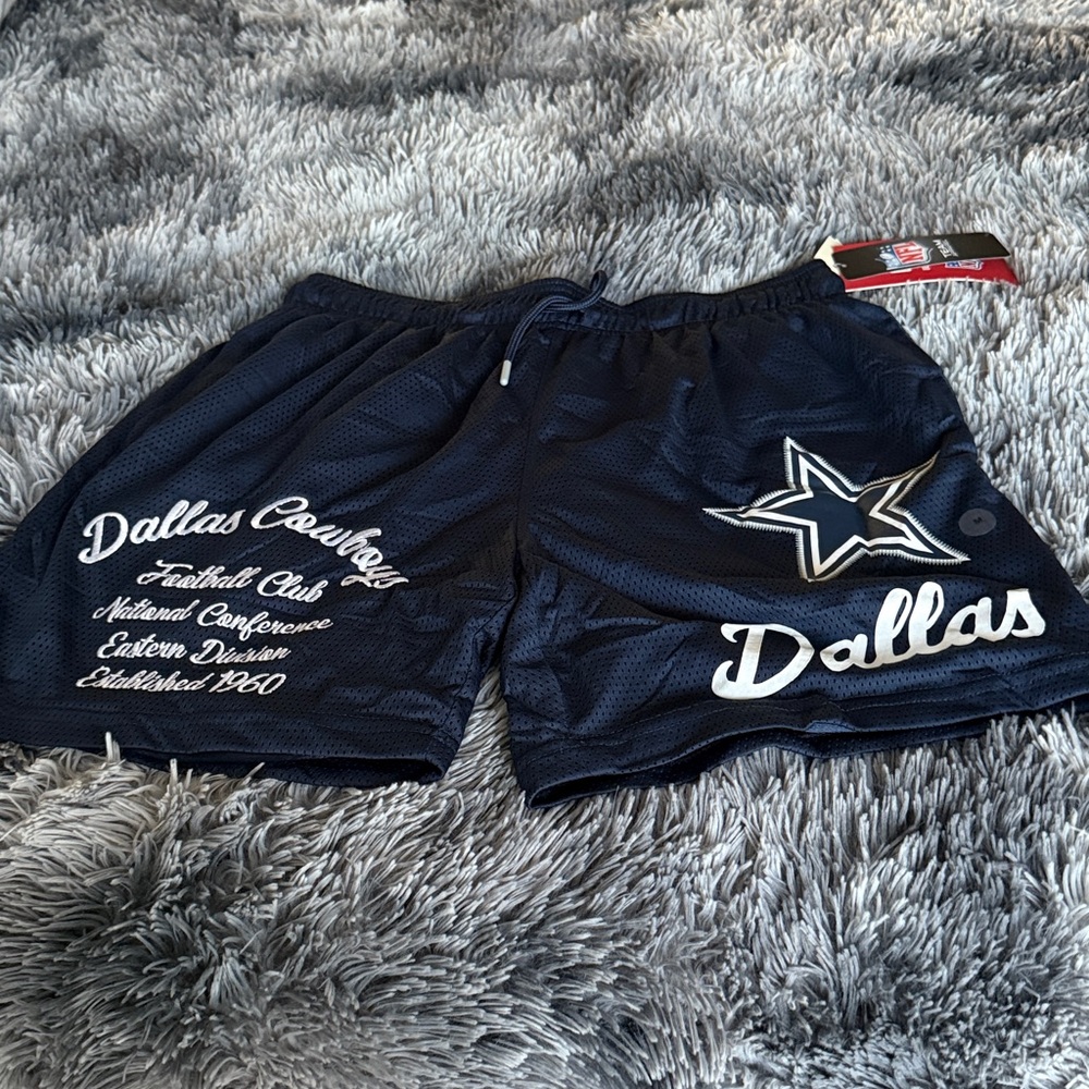 NWT men’s NFL Dallas Cowboys Navy Mesh Shorts